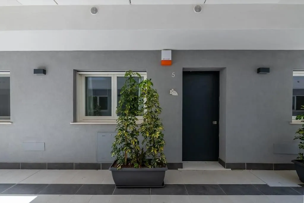 Maison Blaesia - Beachfront Modern Sea Loft Bari Apartment
