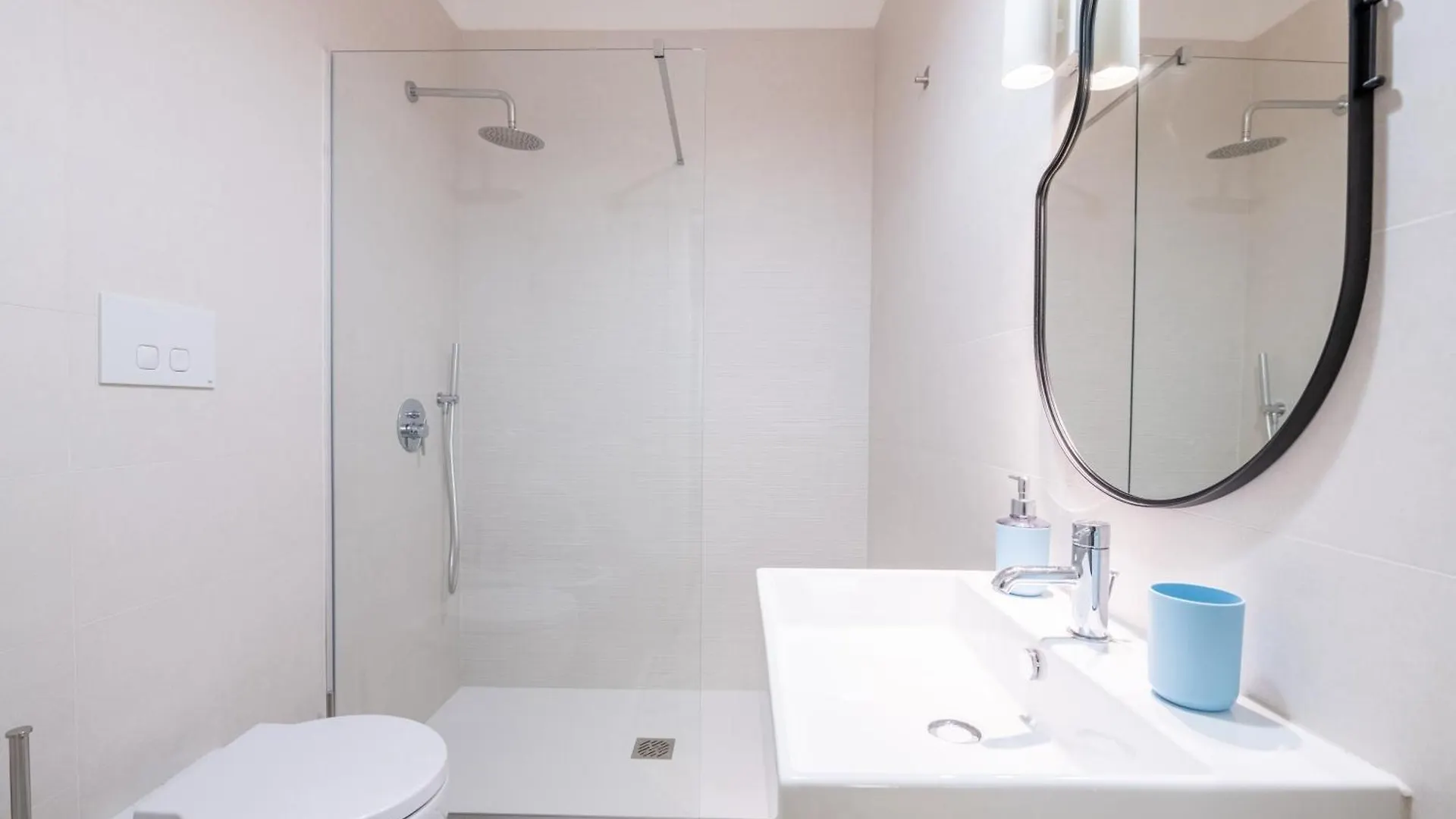 Maison Blaesia - Beachfront Modern Sea Loft Bari 0*,