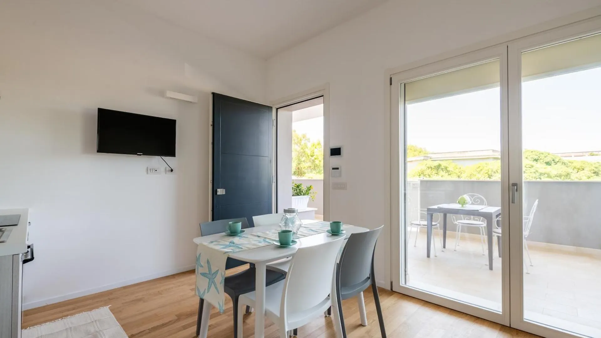 Apartment Maison Blaesia - Beachfront Modern Sea Loft Bari Italy