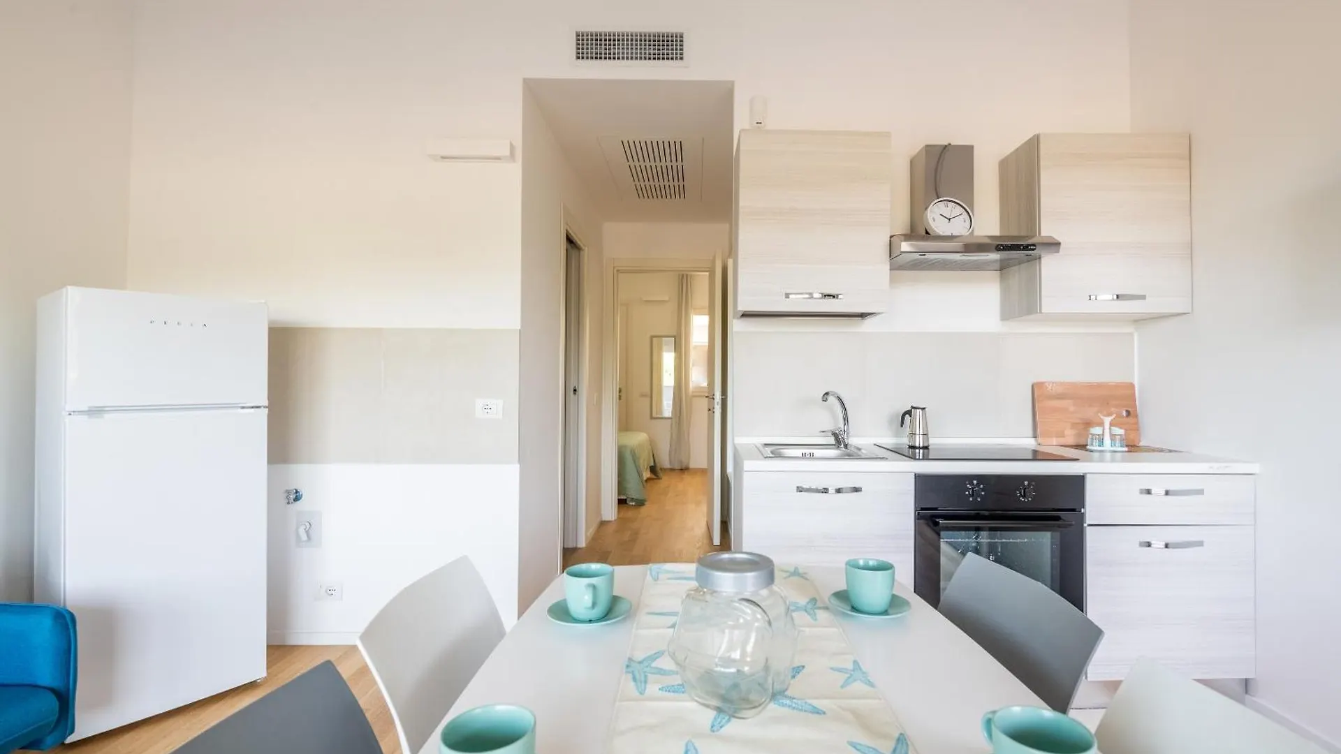 Maison Blaesia - Beachfront Modern Sea Loft Bari Apartment